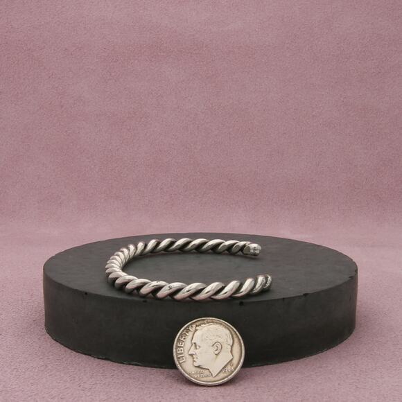 navajo sterling silver vintage twisted cuff bracelet size 6.25in - Picture 2 of 3